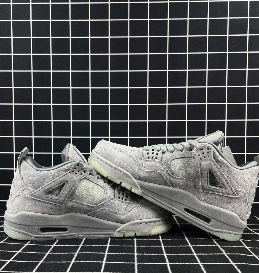 KAWS x Air Jordan 4 Retro
