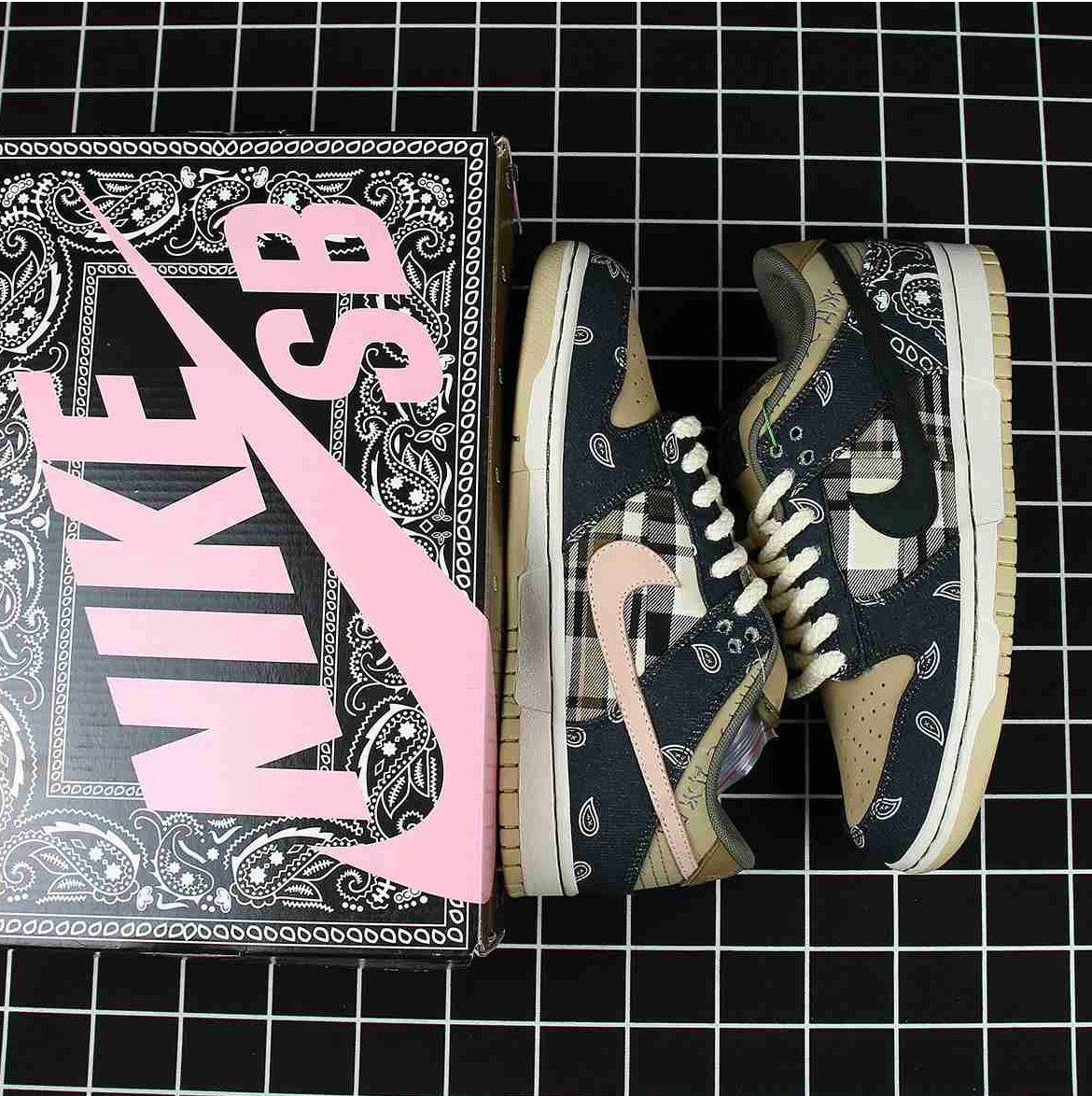 Nike SB Dunk Low Travis Scott (premium)